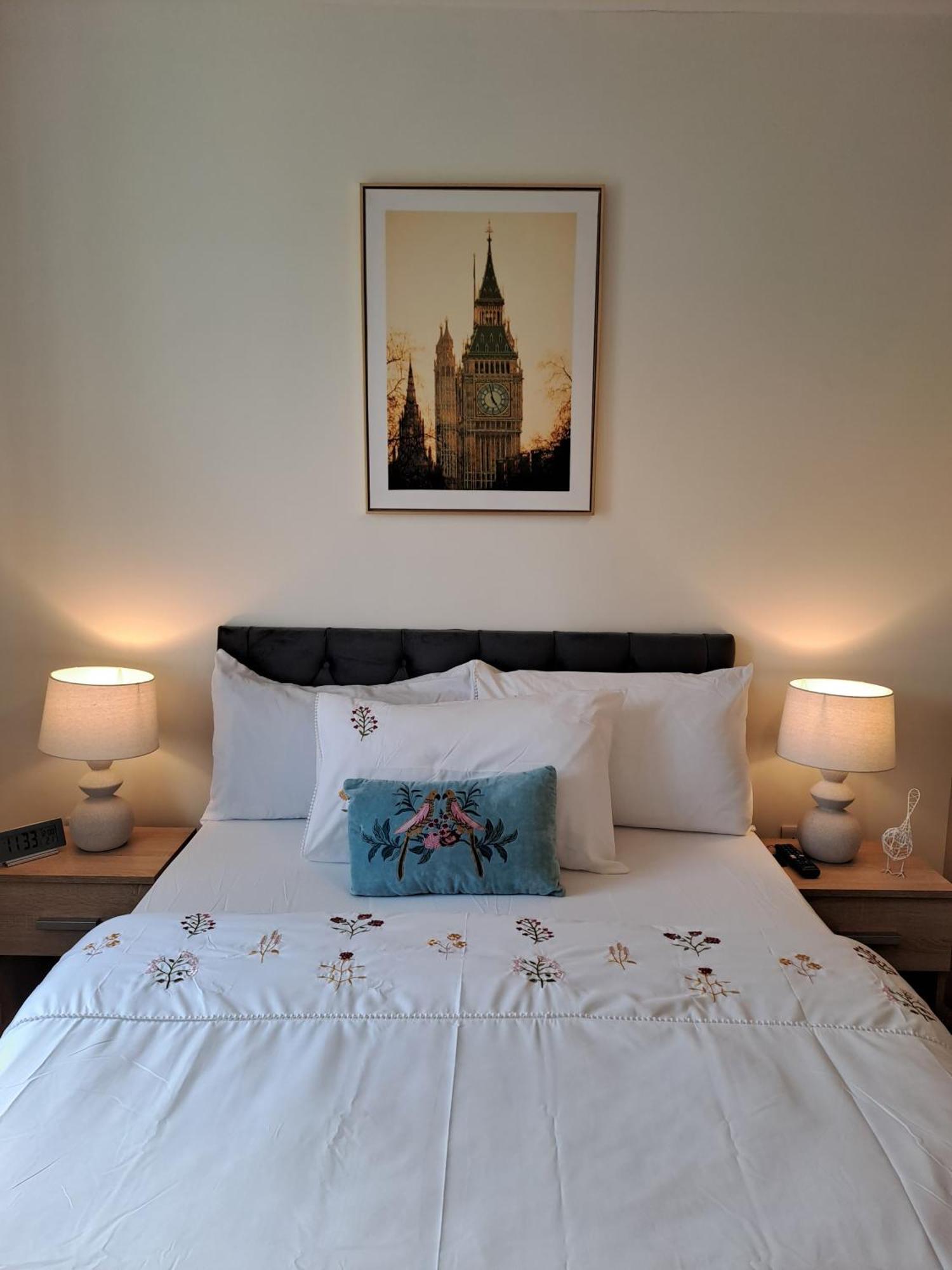 Cozy Bedroom In Lucan, Δουβλίνο Εξωτερικό φωτογραφία